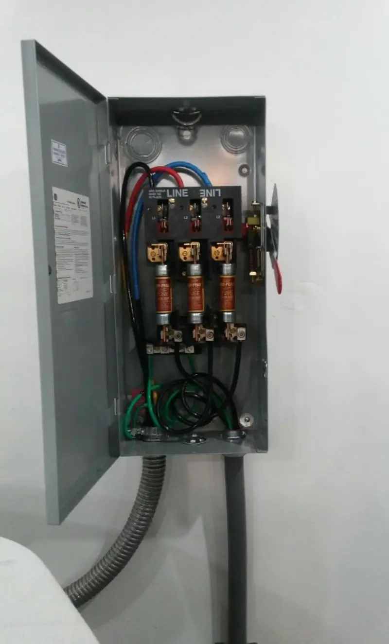 Three-phase disconnect switch installed for Electrical Wiring & Rewiring in Justice